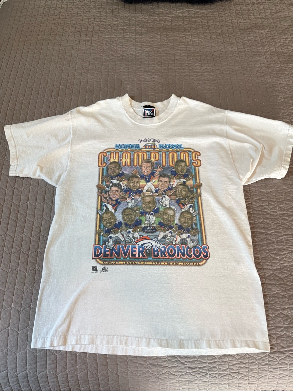 Vintage 100% Cotton Pro Player Denver Broncos White Graphic Champions Tee